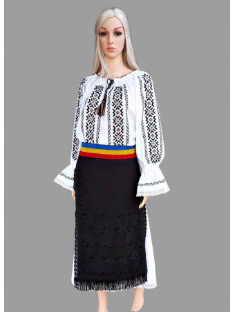 Costum traditional femeie COD 2093