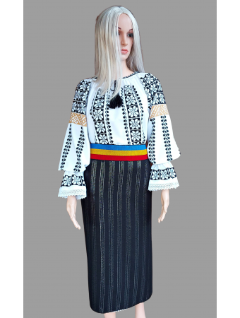 Costum traditional femeie COD 2069