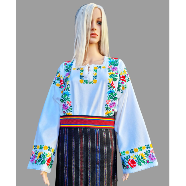 Costum traditional femeie COD 2098