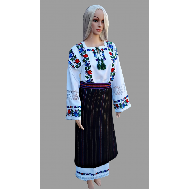 Costum traditional femeie COD 2094