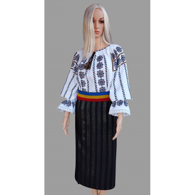 Costum traditional femeie COD 2074