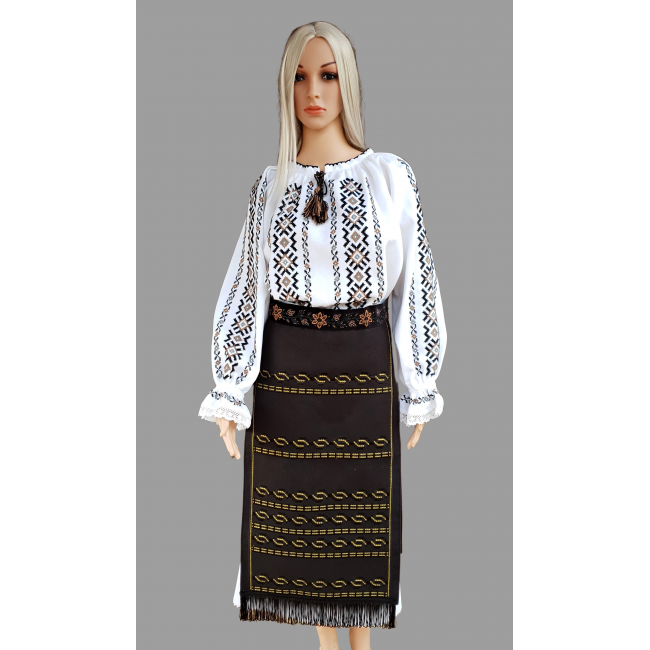 Costum traditional femeie COD 2027